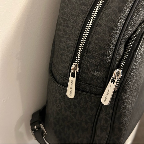 MICHAEL KORS SIGNATURE LOGO BLACK ON BLACK BACKPACK SILVER DETAILS FAUX LEATHER - Picture 9 of 13
